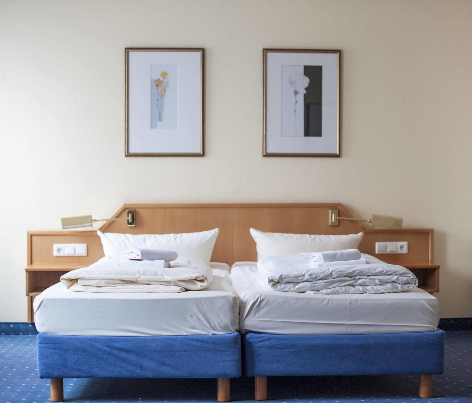 Stargaze Forum Hotel Duesseldorf-Хилден Екстериор снимка