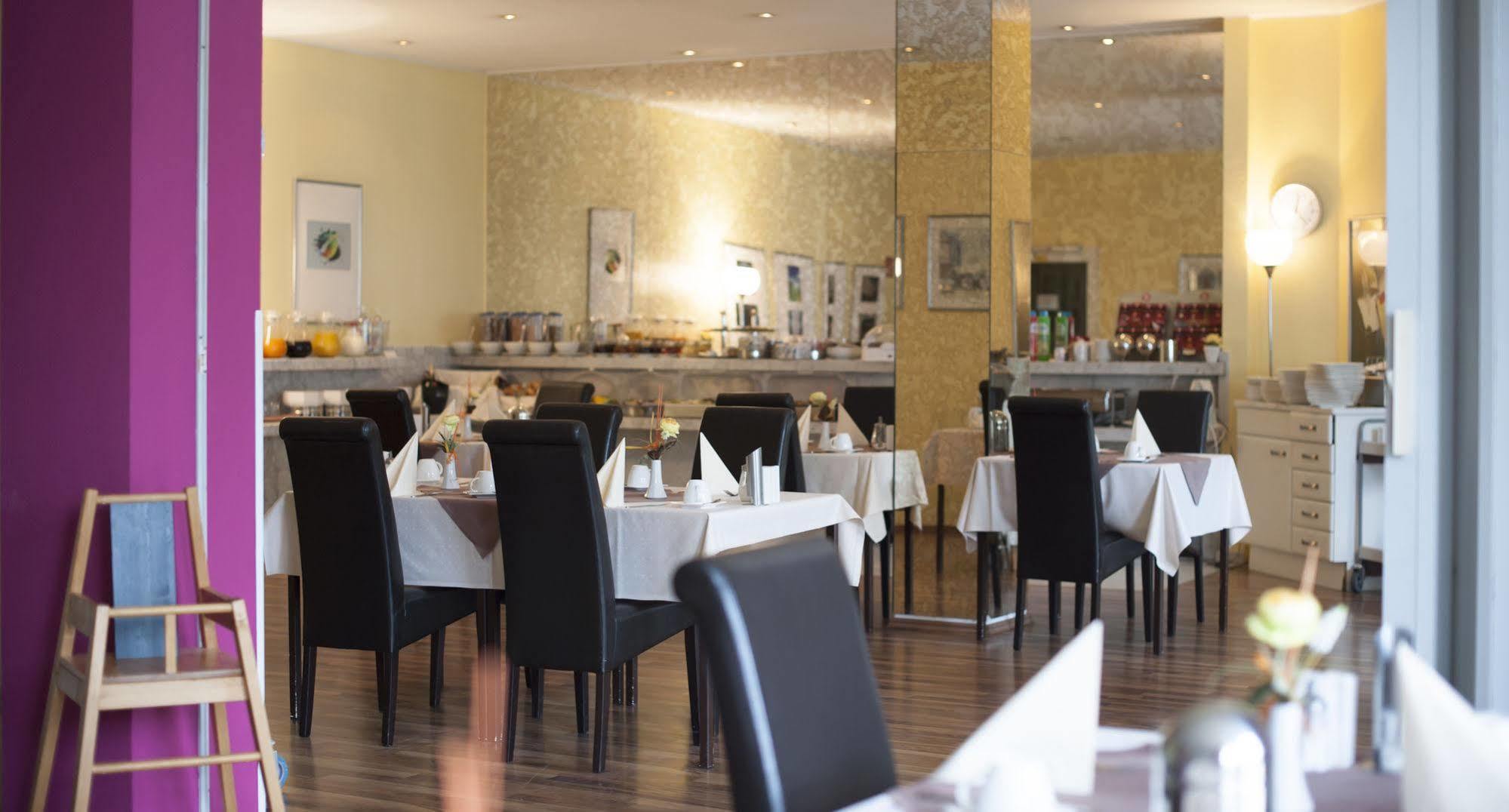 Stargaze Forum Hotel Duesseldorf-Хилден Екстериор снимка
